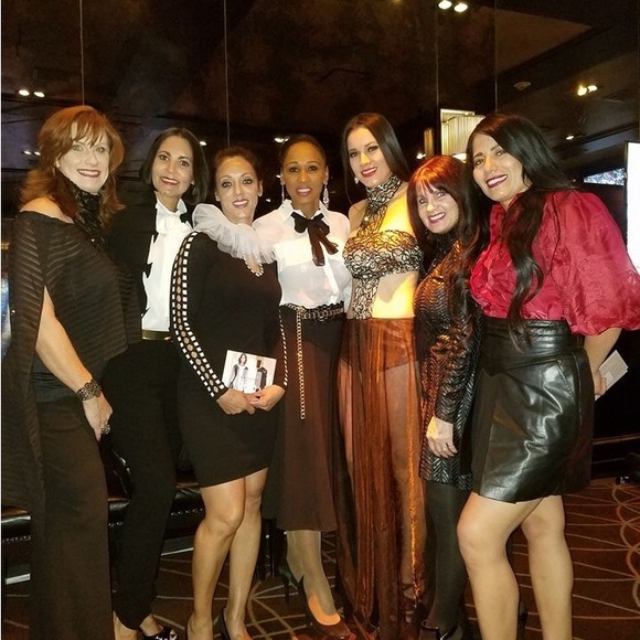 Anne Fontaine Poshmark Meetup 3/29/2016 - Picture 6 of 15